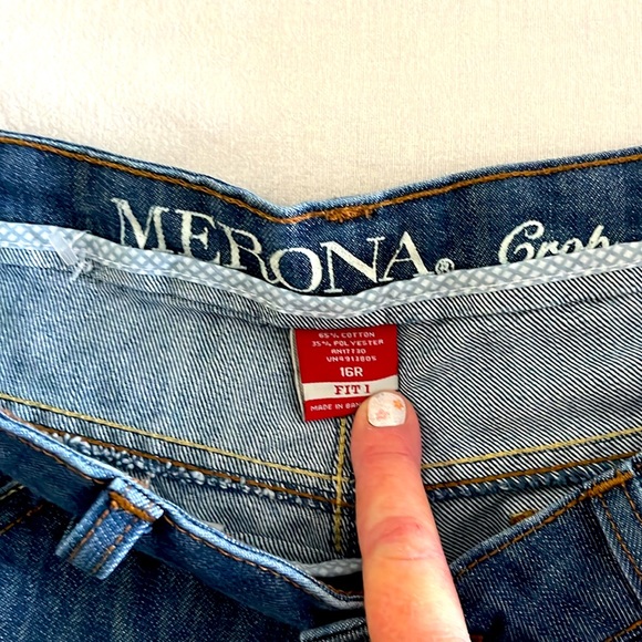 EUC MERONA Crop Denim Jeans SIZE 16R. - Picture 2 of 3